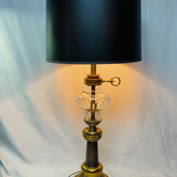 Gorgeous Vintage Stiffel Table Lamp - Picture 8 of 8